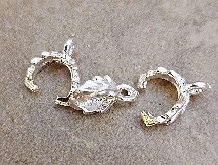 *Clearance Sale*1pc (11x7mm)  Silver Tone / Leaf Detail / Brass / Pinch / Clip / Bail Clasps