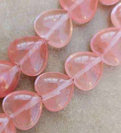 *Clearance Sale*4pcs   x 15mm Cherry Quartz Glass / Heart Shape Beads