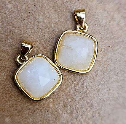*Clearance Sale*1 pc Natural /  Moonstone / Square / Gold Tone   /  Pendant