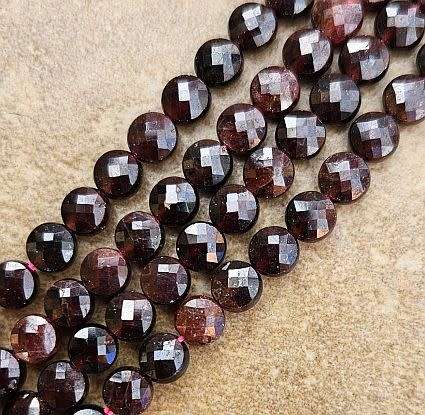 *Clearance Sale*1 Strand (+/-4mm)  Natural / Garnet /  Faceted Flat Round /  Beads