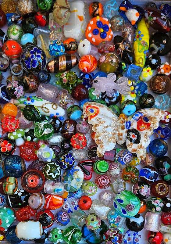 ***Crazy Wednesday***   Assorted Handmade Lampwork Beads  / Glass Beads & Findings + /- 5400 pcs