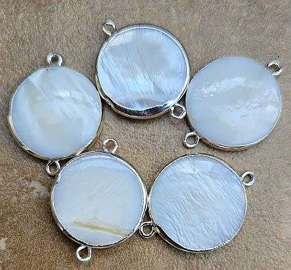 *Clearance Sale*1pc Freshwater Shell Bead /  Flat Round / Silver Edge / Link / Connec