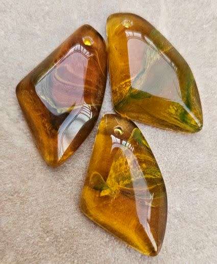 *Clearance Sale*1pc x (32.5x19mm) Yellow / Green / Faceted / Top Drilled / Flat Back Glass