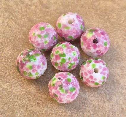 *Clearance Sale*6pcs x 12mm White / Pink / Green Painted  / Round Glass Beads