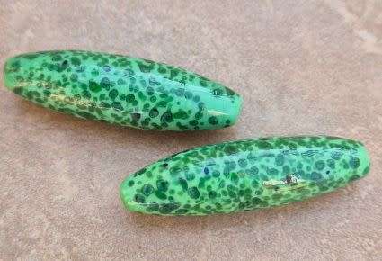 *Clearance Sale* 1pcs x (+/-40x12mm)  Green / Painted  / Oval Glass Bead