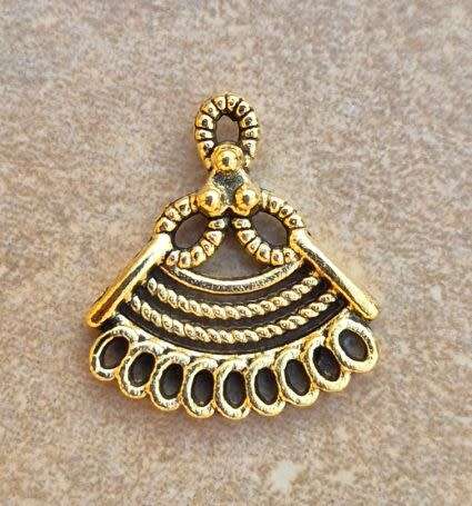 *Clearance Sale*1 pc (17x15.5mm)  Antique Gold Tone  / Tibetan Style / Chandelier Pendant
