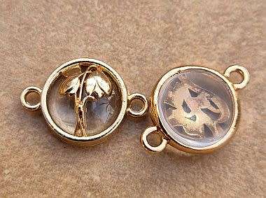 *Clearance Sale*1pc  Gold Tone / Tulips / Clear Glass Bead / Connector / Link / Flat Round +/-