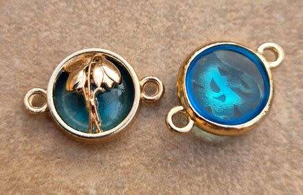 *Clearance Sale*1pc  Gold Tone / Tulips / Blue Glass Bead / Connector / Link / Flat Round +/-