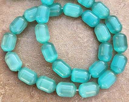 *Clearance Sale*10pc x (+/-7x12mm) Green / Column / Cat`s Eye Glass Beads