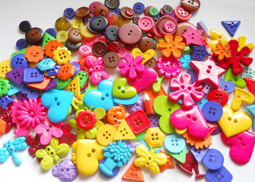 200 Buttons As Per Picture - 1 Pack