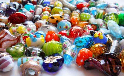 200 Assorted Glass Beads as per picture *** 1 Mix Pack