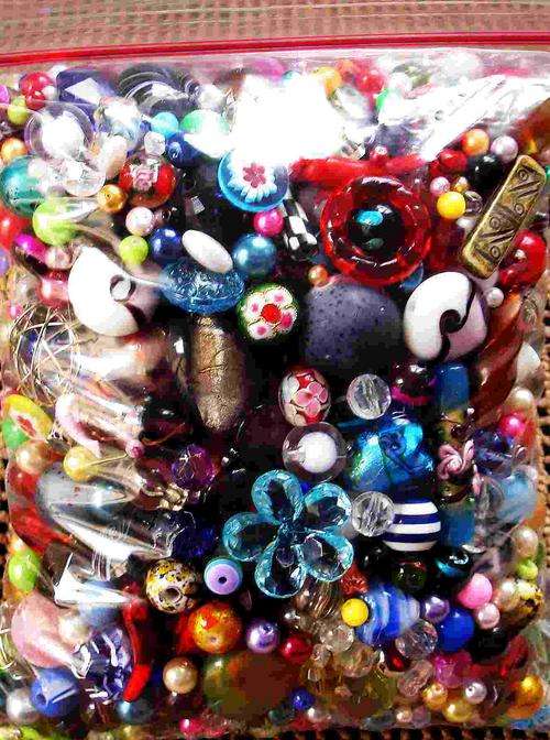 +++ Mix Lot +++  Glass and Acrylic Beads +++