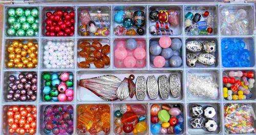 ^^Great Selection^^ Glass Beads With Container^^