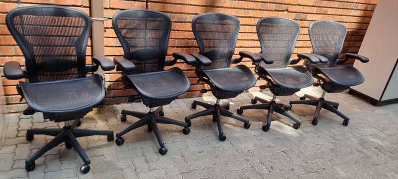 HERMAN MILLER OFFICE CHAIRS AERON SIZE B