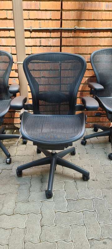 HERMAN MILLER OFFICE CHAIRS AERON SIZE B