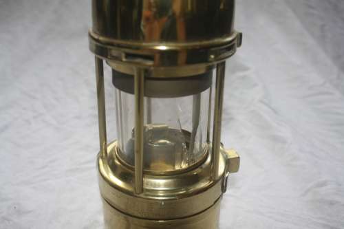 VINTAGE MINERS LAMP (VICTOR KENT)
