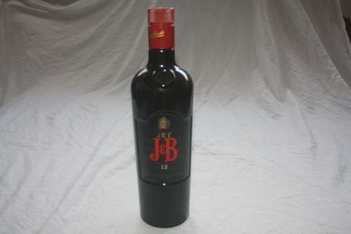 JET J & B WHISKEY (AGED 12 YEARS IN OLD OAK CASKS)