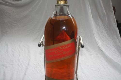 JOHNNIE WALKER RED LABEL WHISKEY BOTTLE 4.5L ON SWING