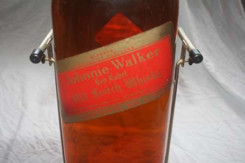 JOHNNIE WALKER RED LABEL WHISKEY BOTTLE 4.5L ON SWING