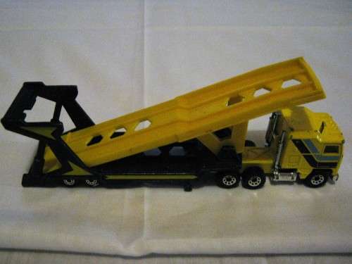 MATCHBOX Kenworth Truck and Car Transporter 1981