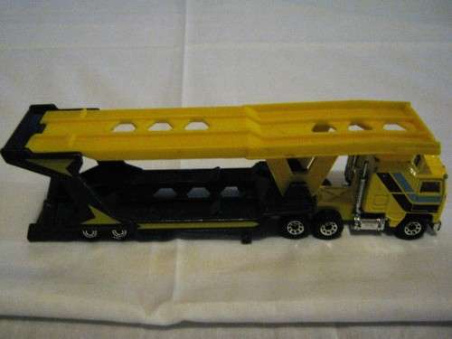 MATCHBOX Kenworth Truck and Car Transporter 1981