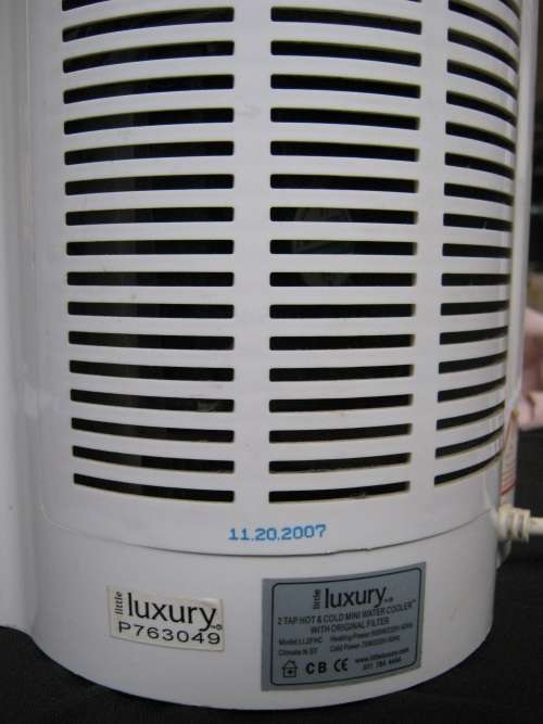 Little Luxury Water cooler / dispenser (COUNTERTOP) with filter  --  Hot and cold water tap