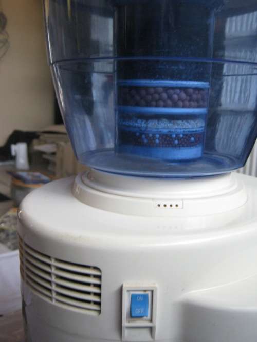 Little Luxury Water cooler / dispenser (COUNTERTOP) with filter  --  Hot and cold water tap