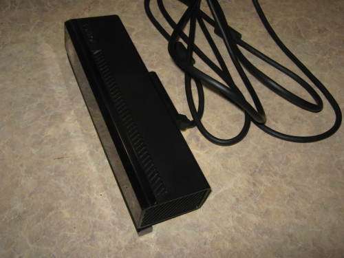 KINECT SENSOR FOR XBOX ONE & KINECT SPORT RIVALS GAME
