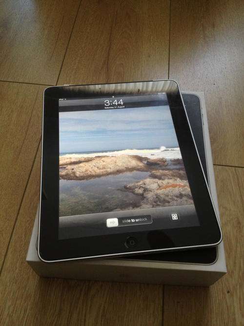 Apple iPad 1 64gb, 3G + Wi-Fi (Black) - Excellent Condition