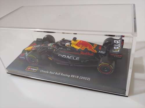 Bburago F1 RB18 Max Verstappen 2022 1:43 with helmet & Case
