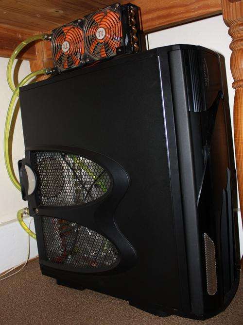 Thermaltake Shark Chassis + Thermaltake ProWater Liquid Cooling System