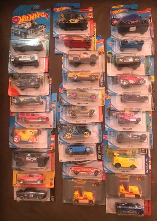 Hot Wheels lot over 300 cars