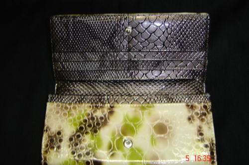 GENUINE GUESS HANDBAG AND WALLET COMBO !!!  R2950.00 !!!