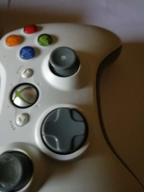 Xbox 360 wireless controller white