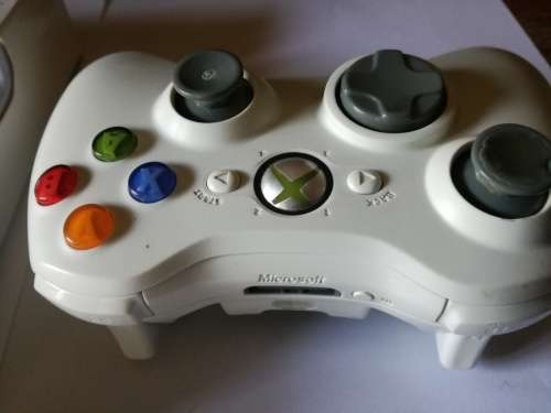 Xbox 360 wireless controller white