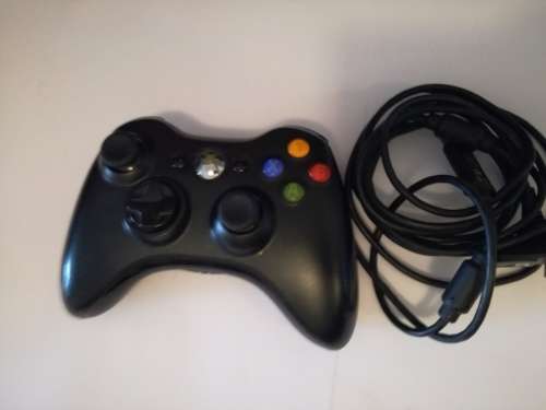 Xbox 360 wireless remote and charge cable