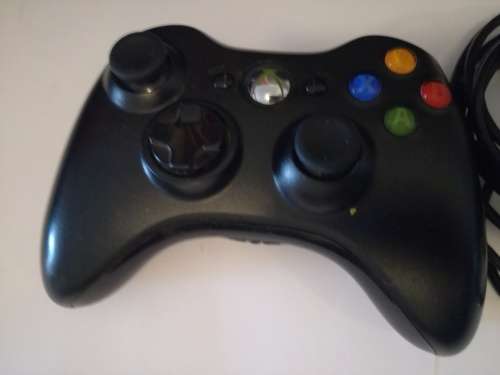 Xbox 360 wireless remote and charge cable