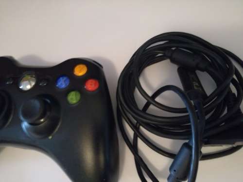 Xbox 360 wireless remote and charge cable