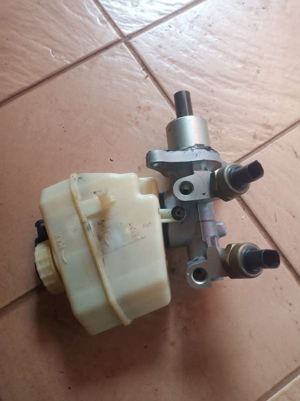 BMW e46 318i master cylinder
