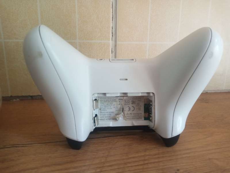 Xbox one s original controller for parts