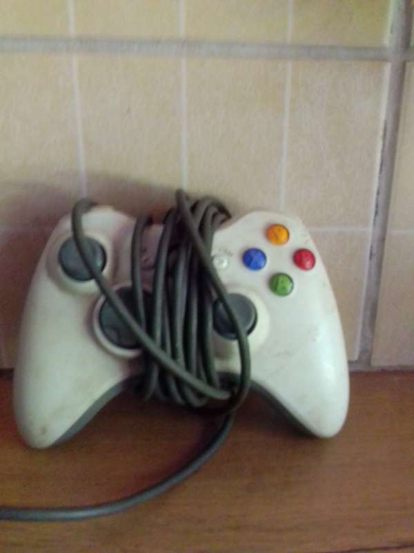 Xbox 360 original wired controller with round connection