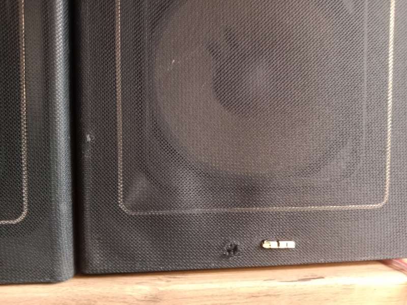 Vintage Marantz bookshelf speakers