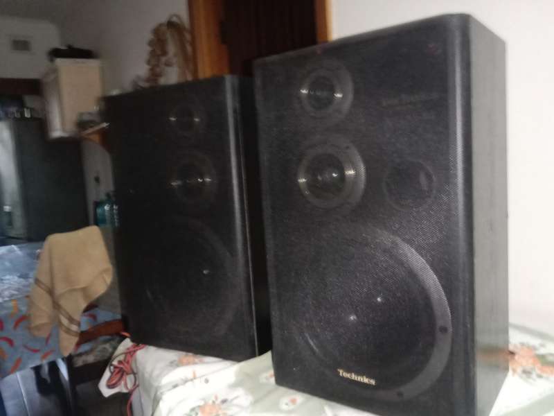 Technics SB CD 101 hifi speakers. Please read