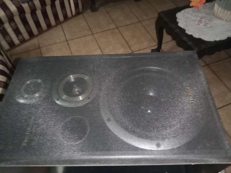 Technics SB CD 101 hifi speakers. Please read