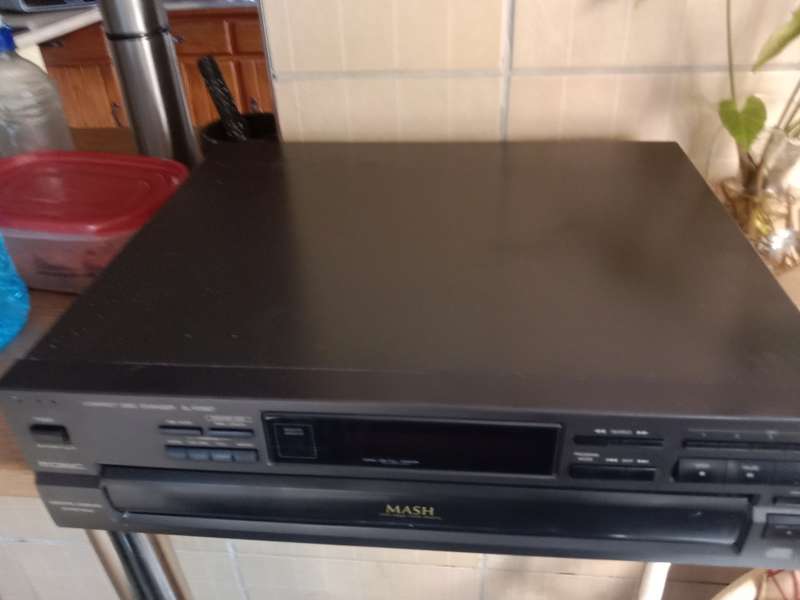 Technics 5 disc CD player for parts or repair