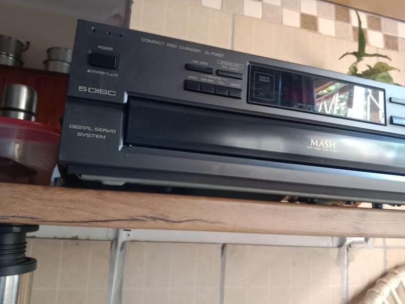 Technics 5 disc CD player for parts or repair