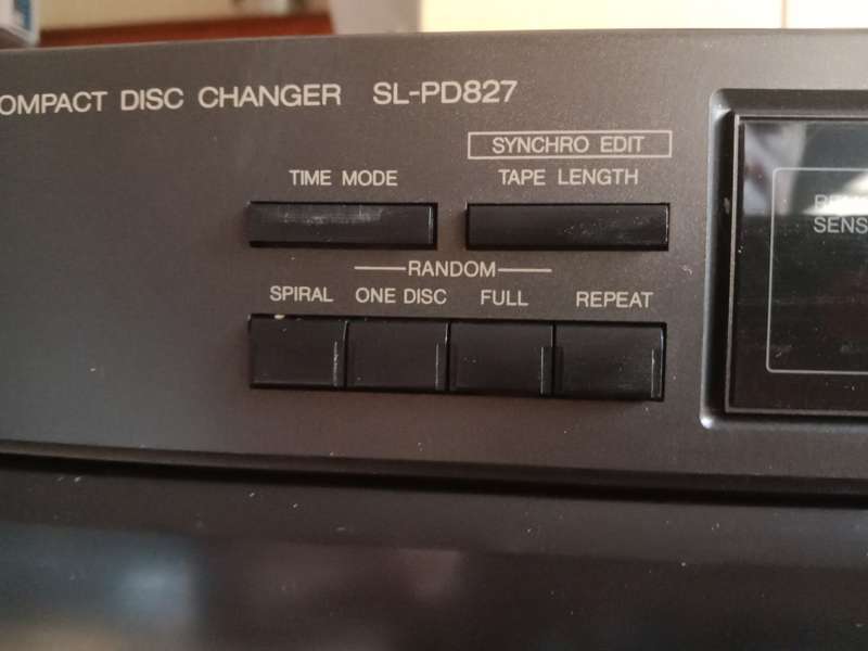 Technics 5 disc CD player for parts or repair