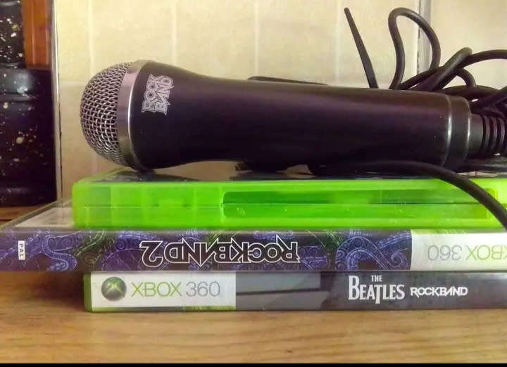 Xbox 360 Rockband Mic and Beatles , Rockband game