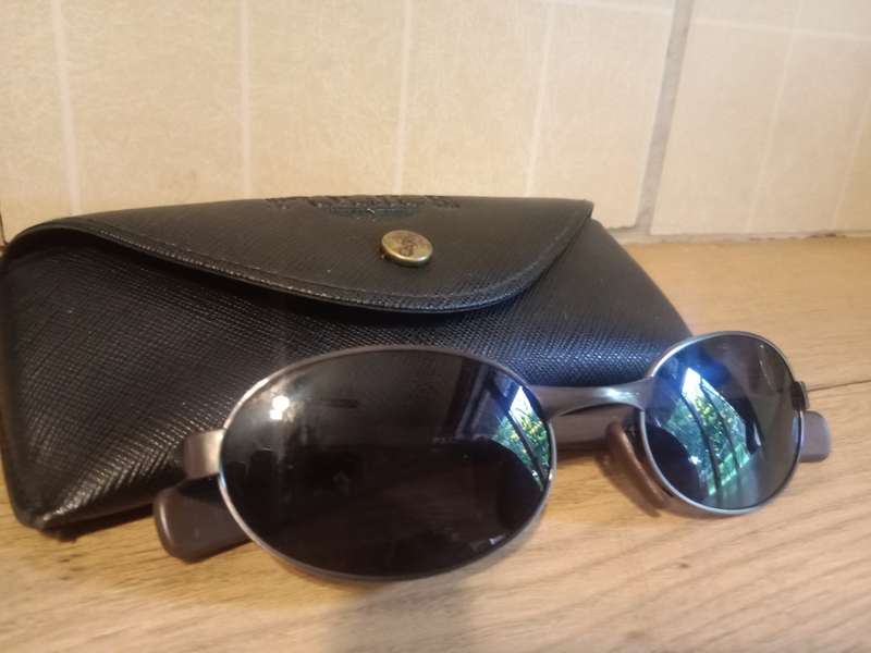 Police sunglasses with original pouch