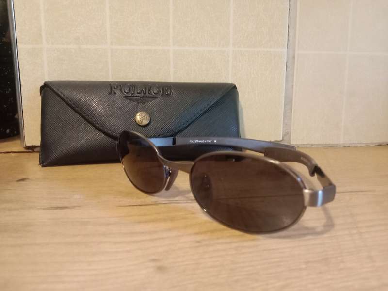 Police sunglasses with original pouch